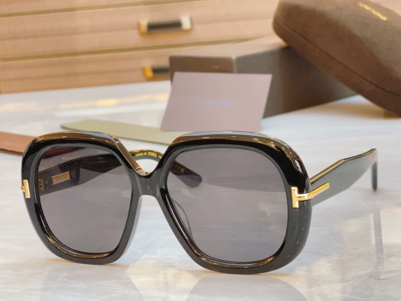 TOM FORD